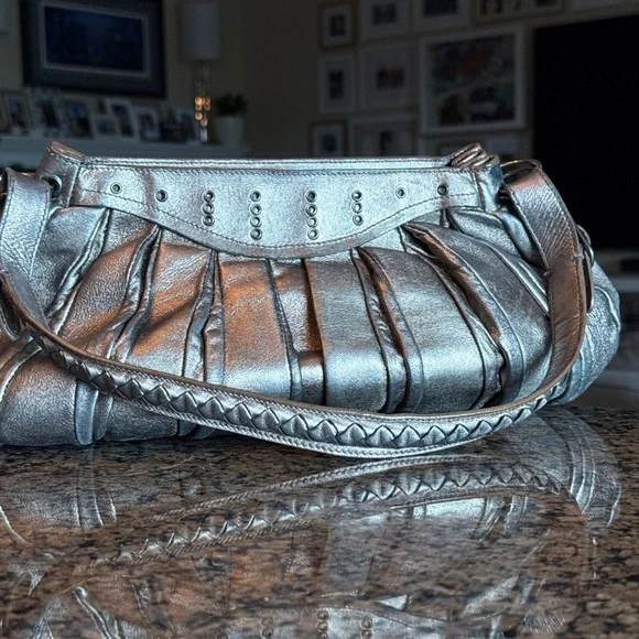 Bottega Veneta Shoulder Bag - Picture 3 of 16